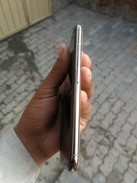 i phone xs max non pta face id on 256gb battery health 83% 1