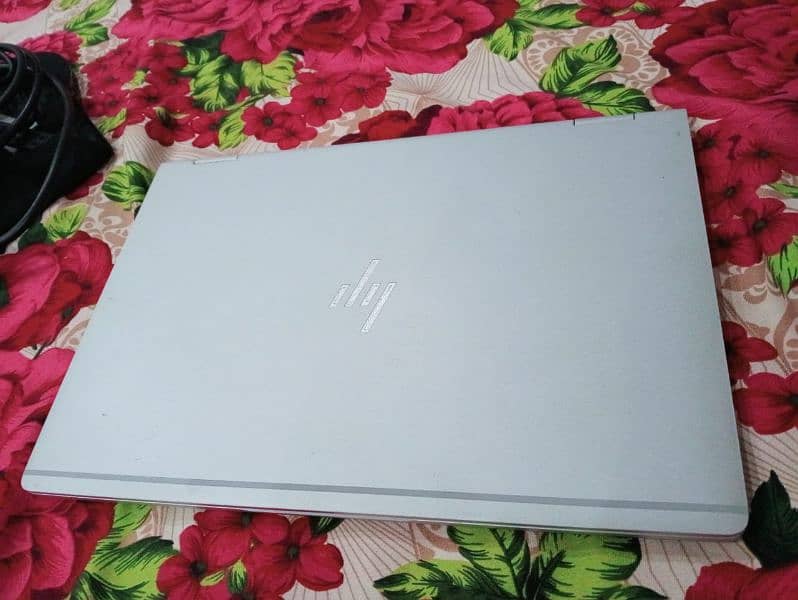 HP Elite Book 1030 G2 3