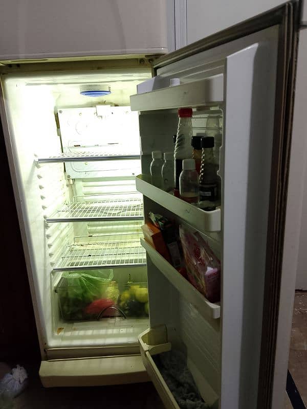 dawlance Fridge in new condition 10/ 10 condition 6