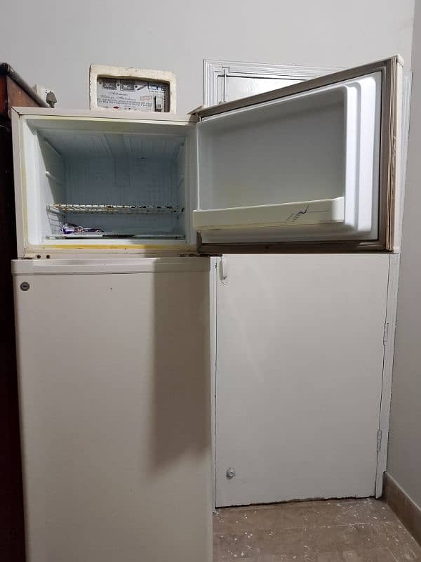 dawlance Fridge in new condition 10/ 10 condition 9