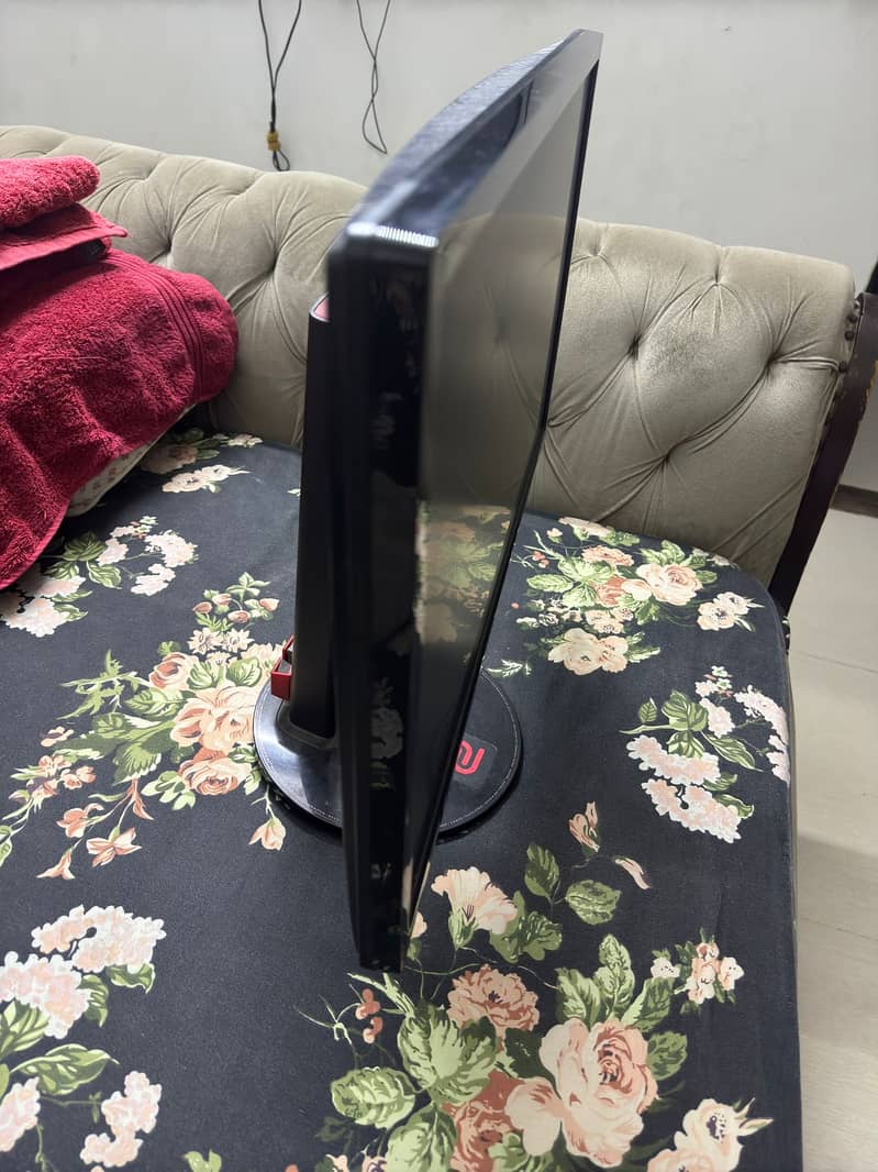 ASUS VG248QE 144hz condition 9/10 3