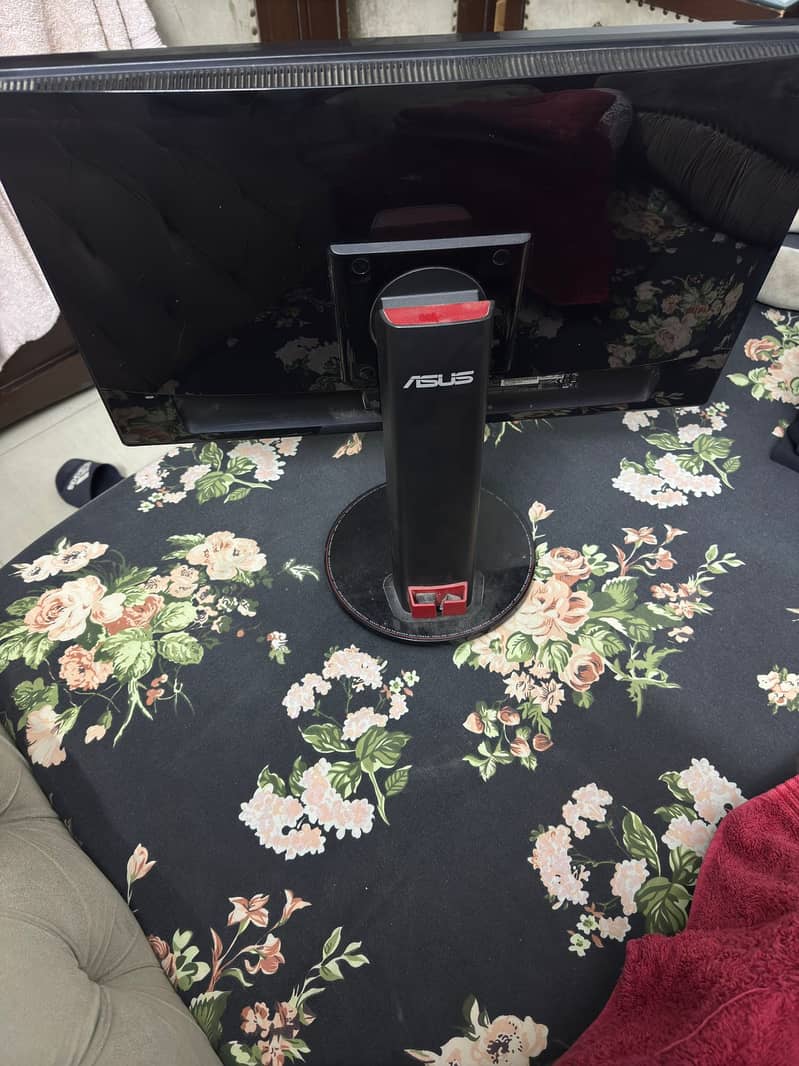 ASUS VG248QE 144hz condition 9/10 5