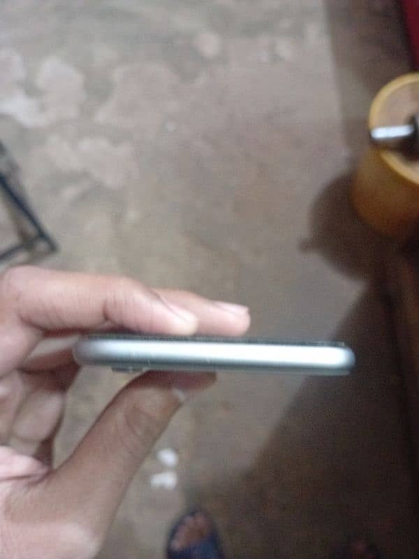 Iphone 6 Non PTA 5