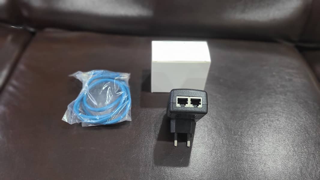 Poe Injector 24V 1A 10/100/1000 Mbps Poe Adapter (New) 8