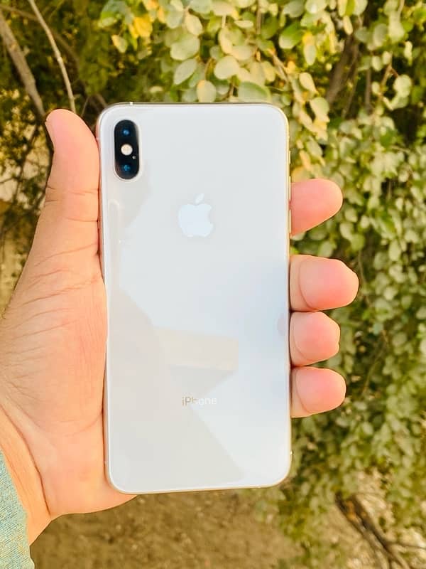 iPhone XS Max 0