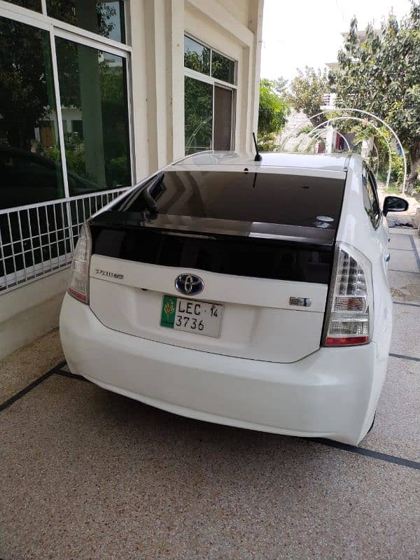 Toyota Prius 2011 4