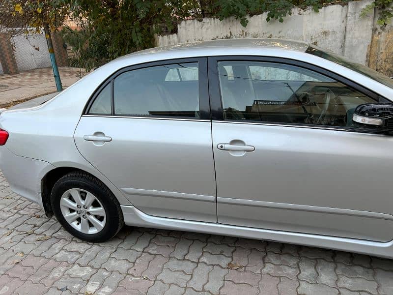 Toyota Corolla Altis 1.8 2010 model Total Geniune Paint n Engine also 4