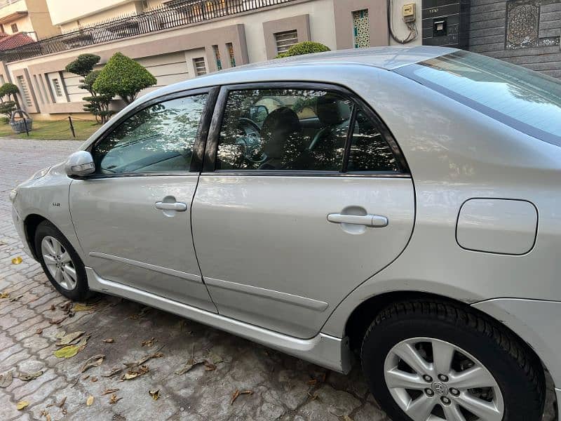 Toyota Corolla Altis 1.8 2010 model Total Geniune Paint n Engine also 5