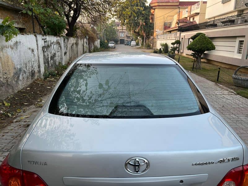 Toyota Corolla Altis 1.8 2010 model Total Geniune Paint n Engine also 12