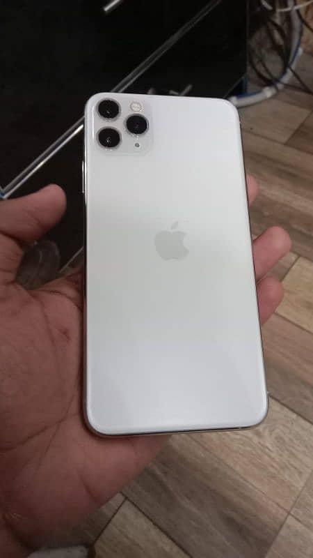 iphone 11 Pro Max 64 GB Factory Unlock 83 Health 0