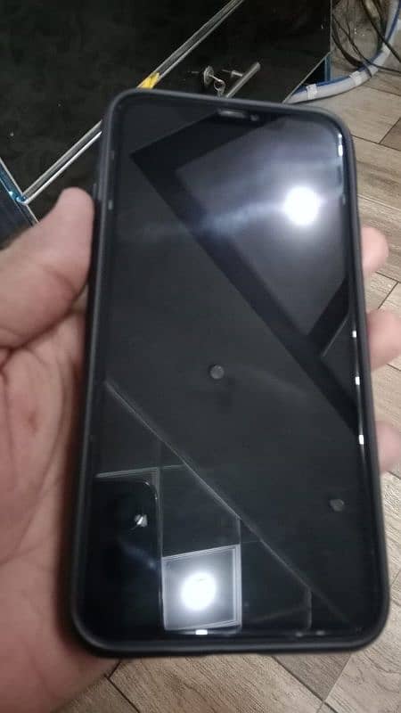 iphone 11 Pro Max 64 GB Factory Unlock 83 Health 2