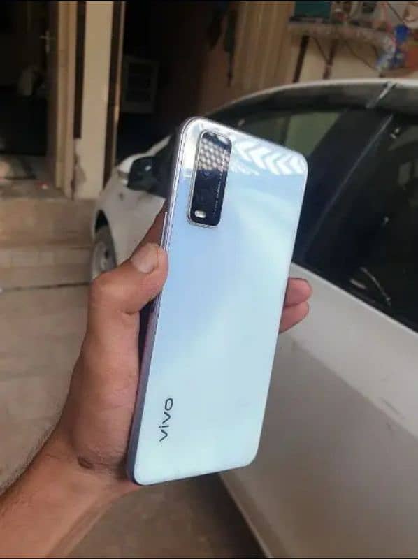 Vivo y20 with Box and Accessories 4