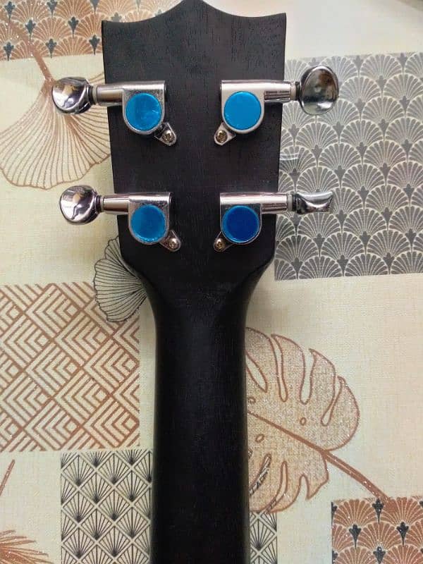 Ukulele tenor size 3