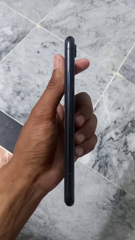 iphone xr 128 gb pta approved 1