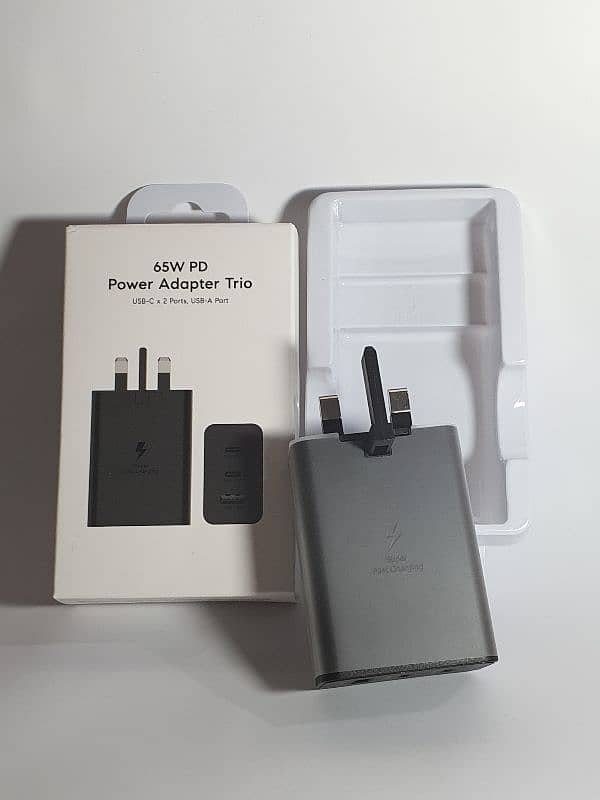 Samsung 65w Triple-Port Fast Charger 1