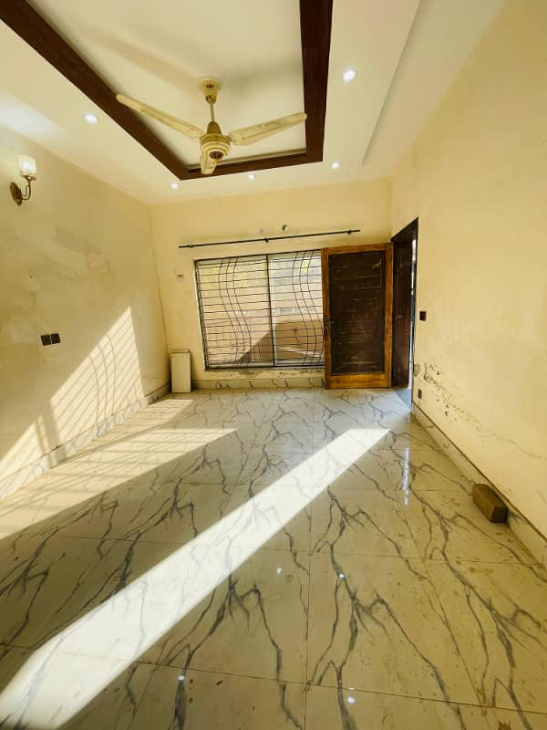 10 marla lower portion for rent in valencia town lahore 2