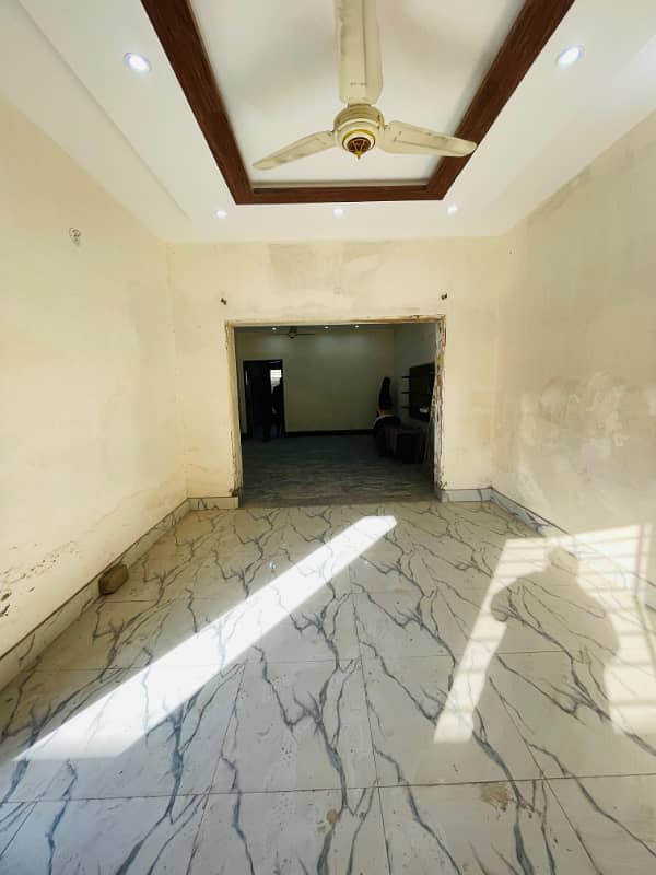 10 marla lower portion for rent in valencia town lahore 4