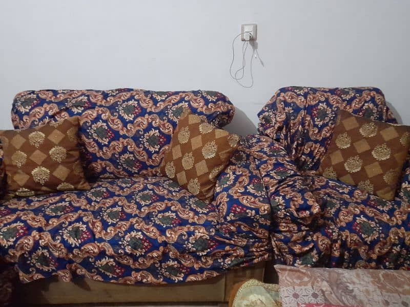 7 seater sofa set good condition 1