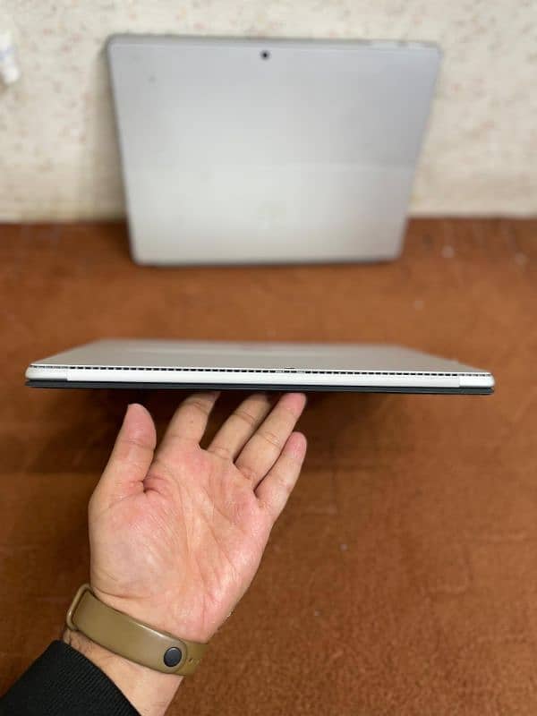 Surface Pro 8 : Core i5 11th gen : 16/256 3