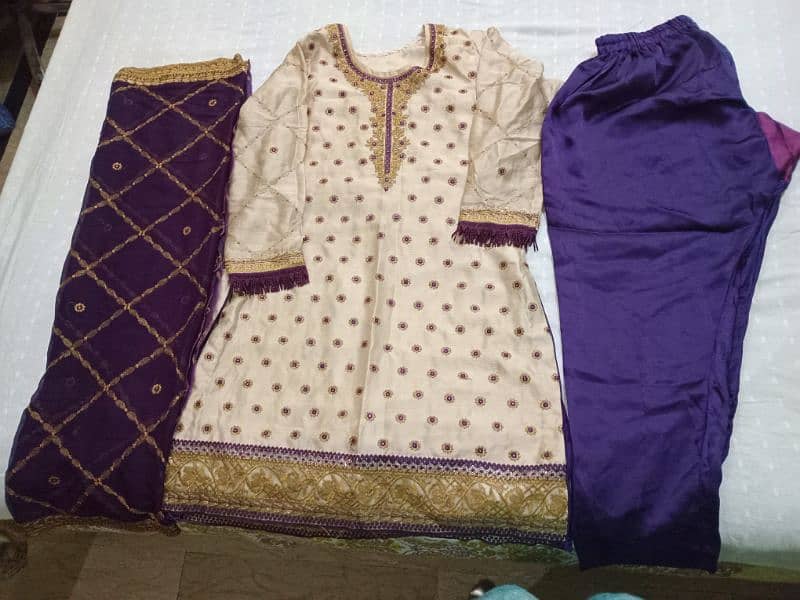 Three piece silk stitched dress . good condition 0