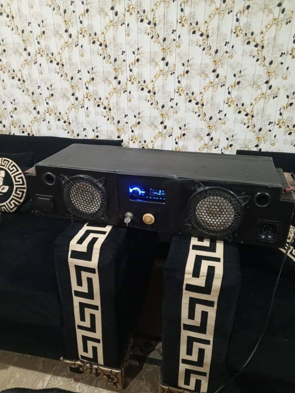 good sound  colour black Riksha speaker 1