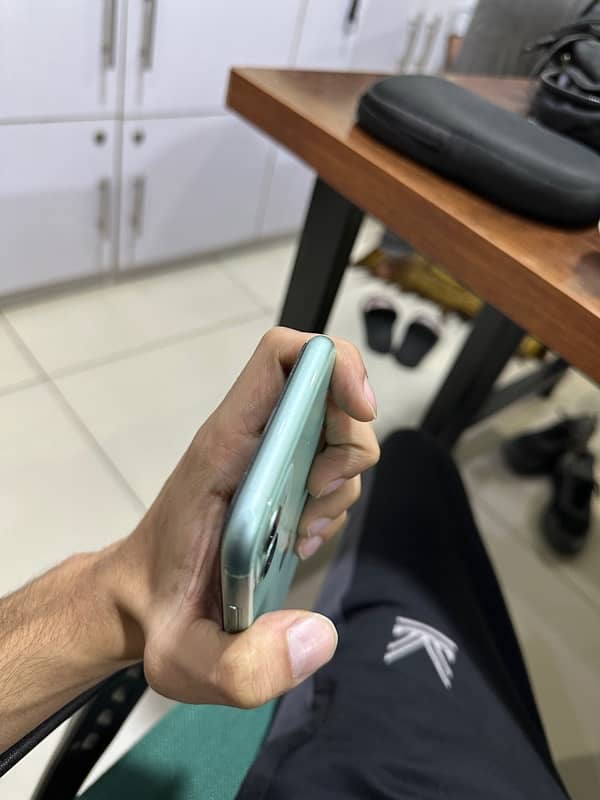 iphone 11 (128gb) dual sim pta approved 5