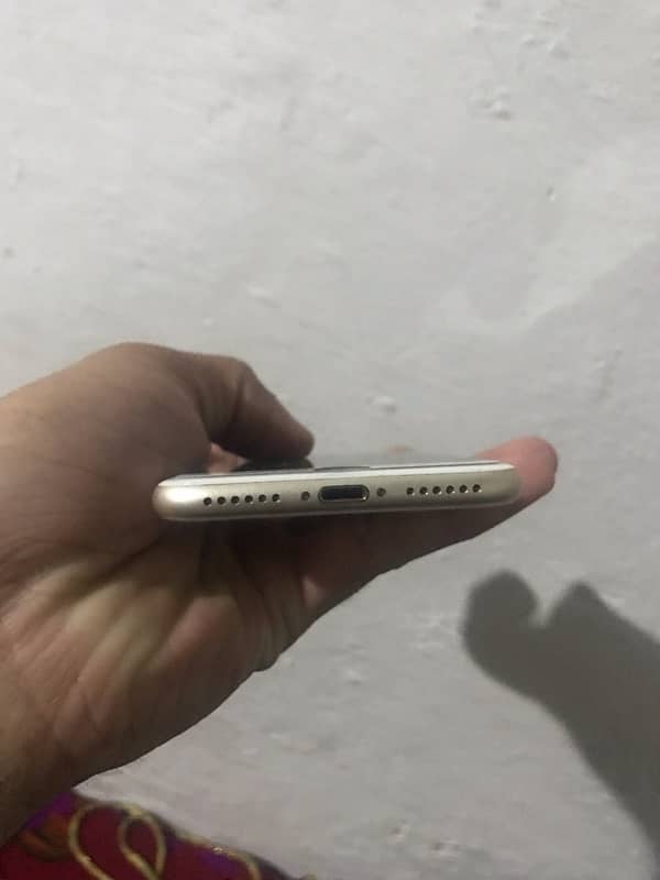 iPhone 7 128GB no pta 4