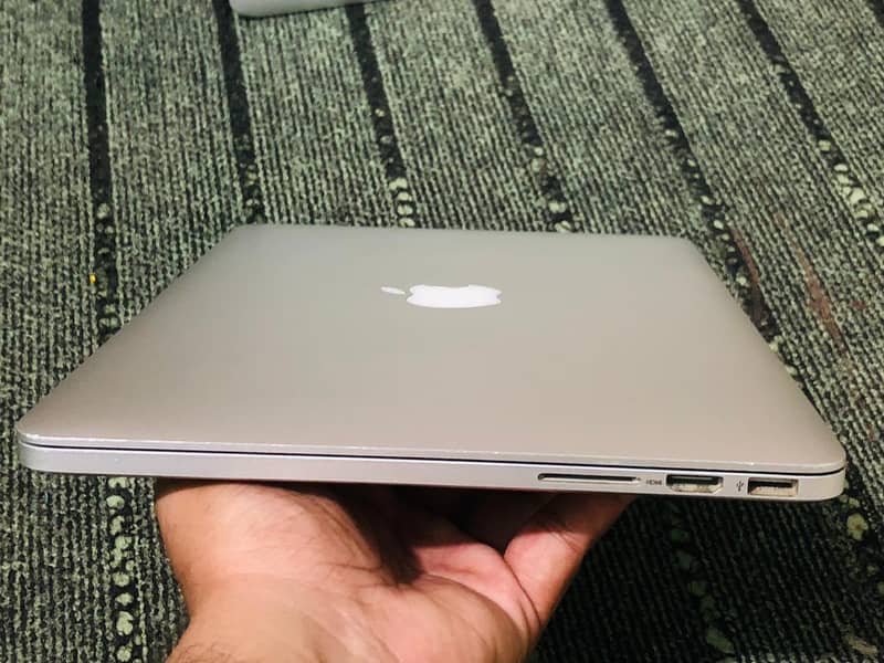 Macbook Pro 2015 13" i5 8/512 Laptop 8