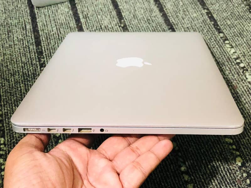 Macbook Pro 2015 13" i5 8/512 Laptop 9