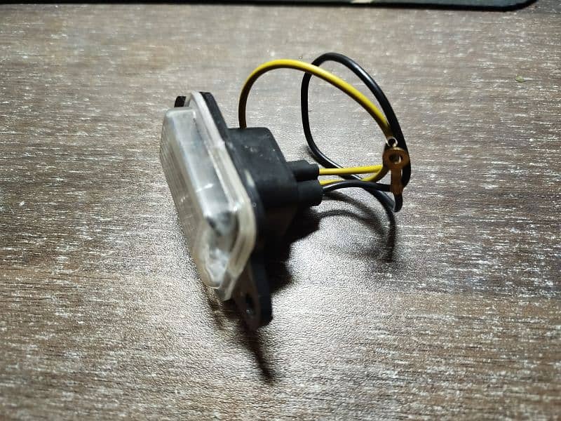 Number Plate Light For Suzuki Cultus Old Model. Pair of two 4