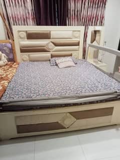 King size Bed with 1 side table in Good condition