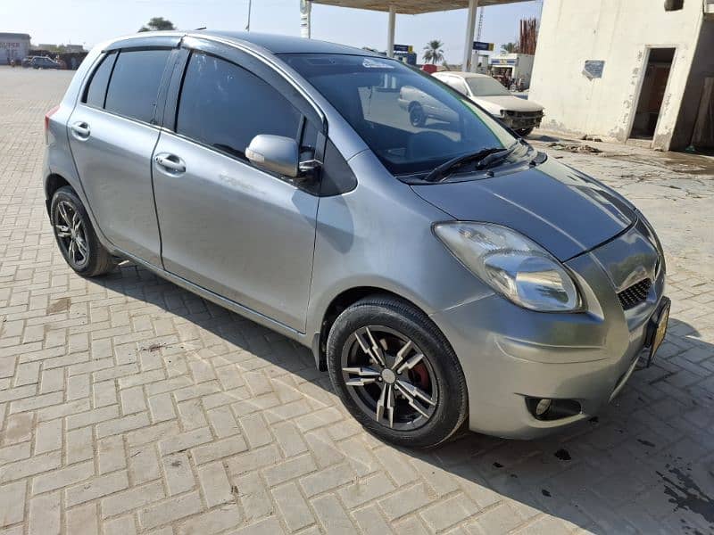 Toyota Vitz 2009 4