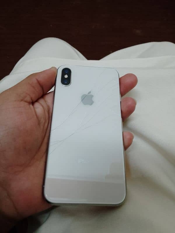 Iphone X non pta,256gb,83%battery,back crack 4