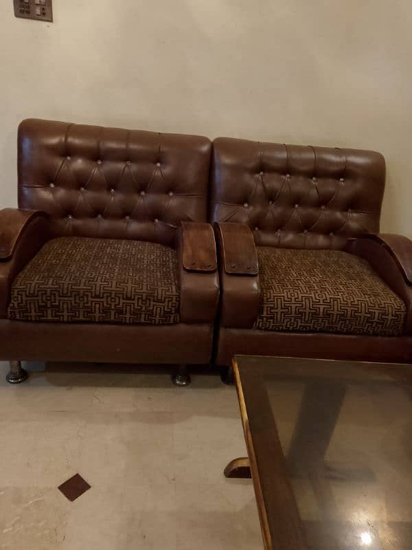 6 seater sofa set excellent condition just need to wash 2