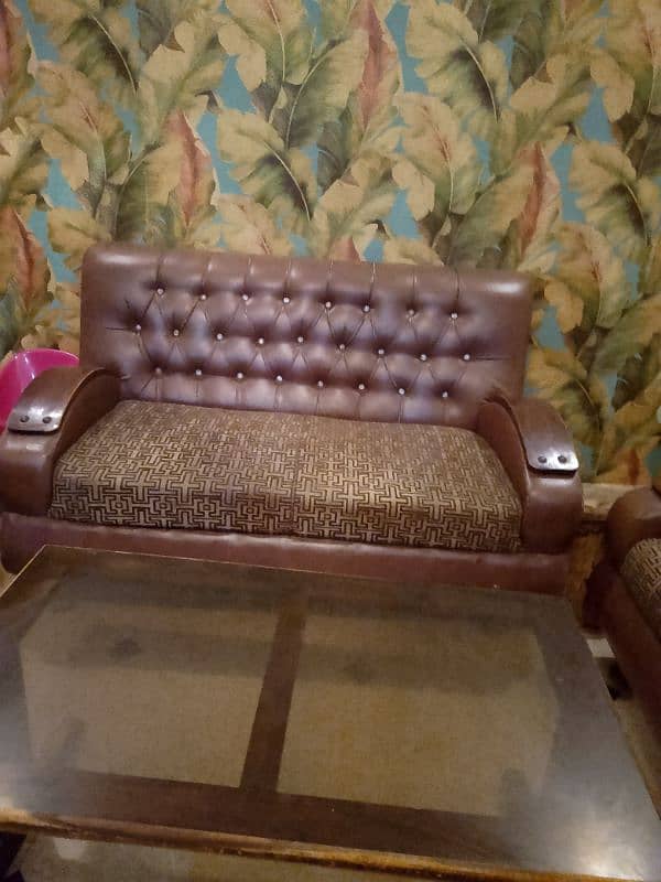 6 seater sofa set excellent condition just need to wash 5