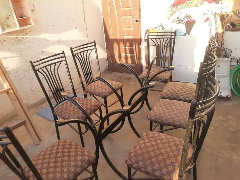 asalam o alaikum iam selling dining table with 7 chair achi qisam ki h 1