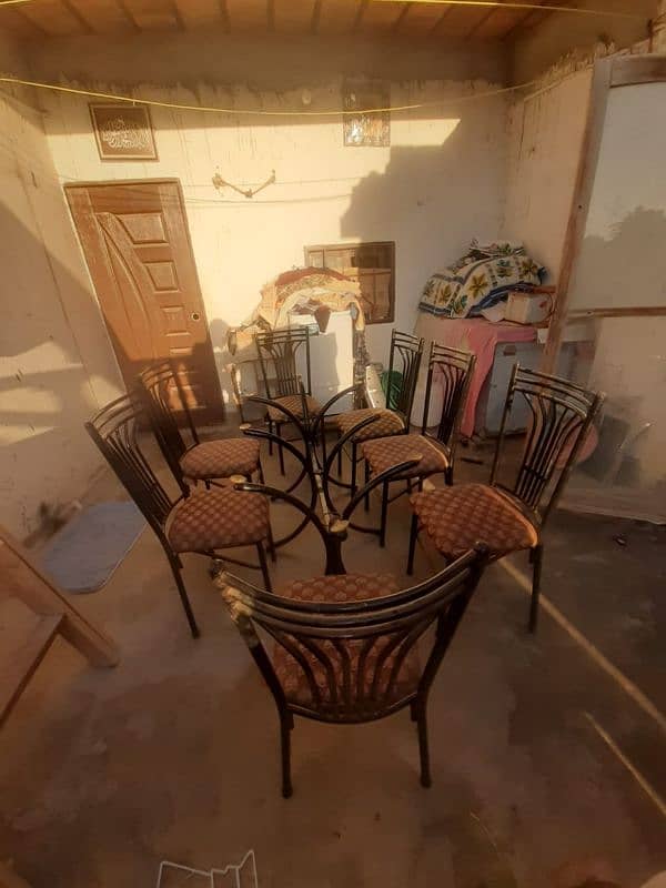 asalam o alaikum iam selling dining table with 7 chair achi qisam ki h 3