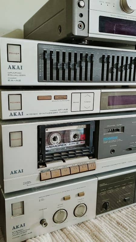 AKAI SOUND SYSTEM, PRE, TUNNER, EQUALIZER, AMPLIFIER, TURNTABLE, 4