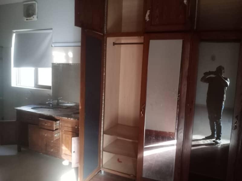 2 KANAL FULL HOUSE IS AVAILABLE FOR RENT IN DHA PHASE 2 Near Lalik Jan Chowk 8