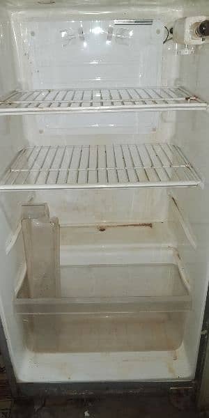 Pel Fridge for sell 5