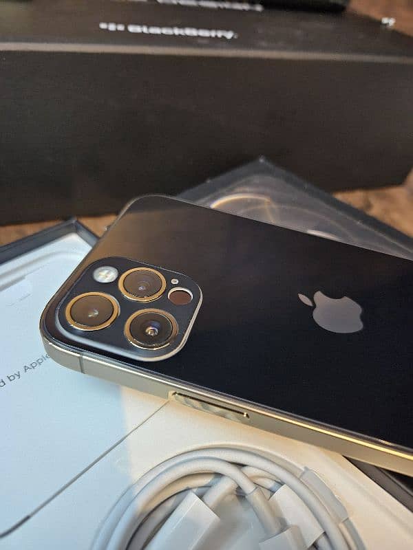 iphone 12 pro gold 8