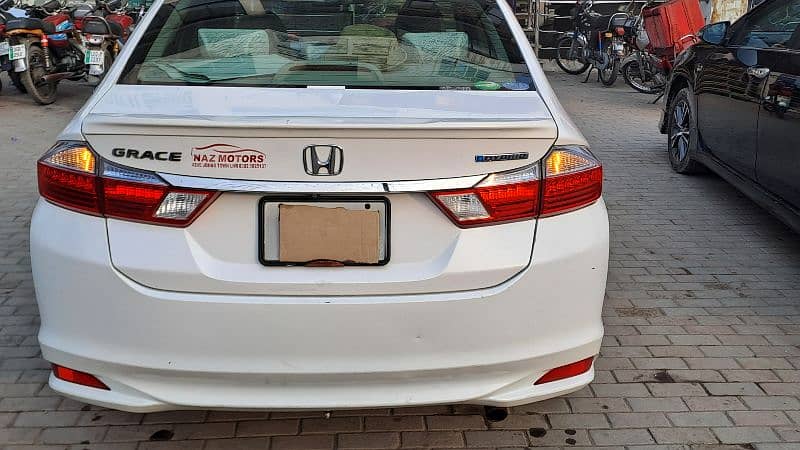 Honda Grace Hybrid 2015 6