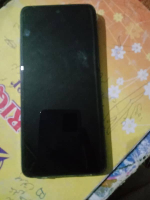 I sell my Infinix Mobile Hot 40i 8+8+256 one handed use 2