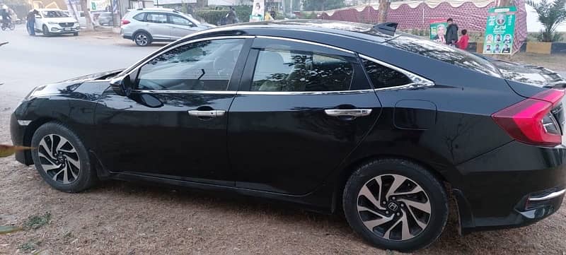 Honda Civic Oriel 2018 7