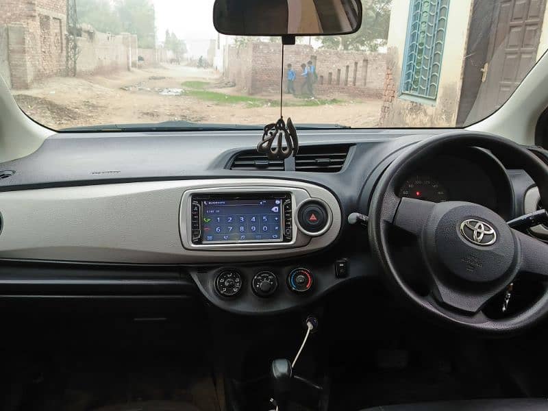 Toyota Vitz 2015 7