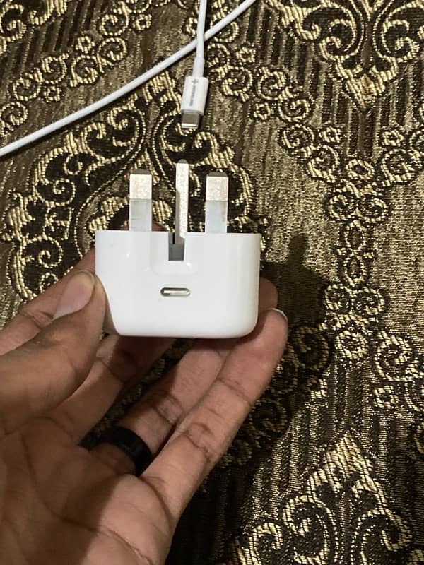 iphone ka charger 0