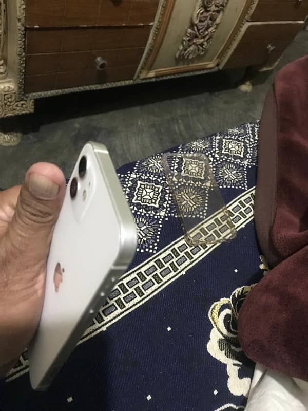 IPhone 12 128gn NonPTA Factory unlocked E sim abi chal rahi hai 3