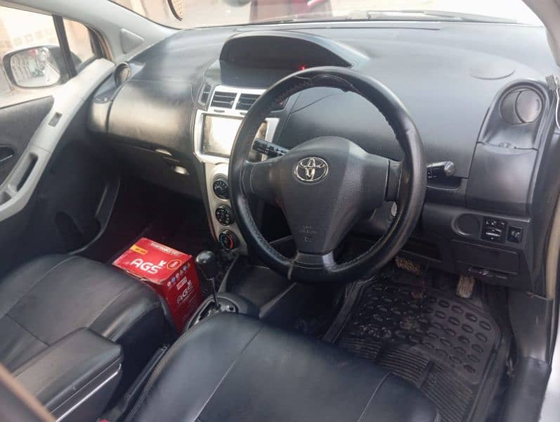 Toyota Vitz 2012 7