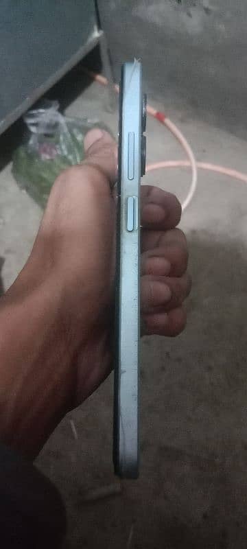 10 by 10 condition hay 4+4 gb 128 gb realme c33 2