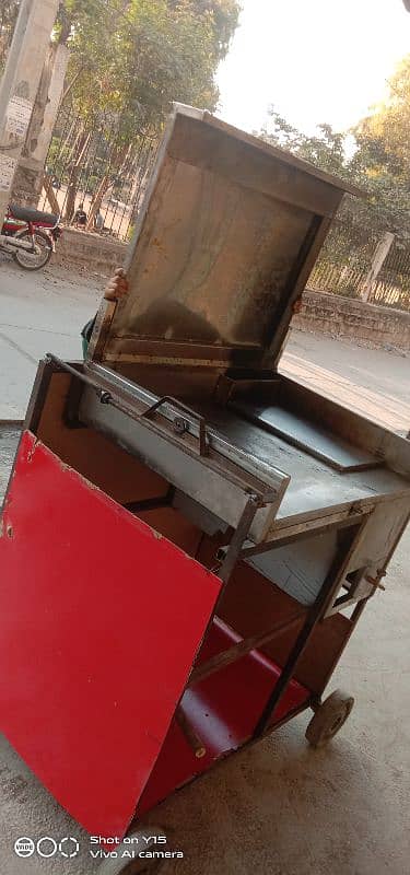 chips fryer witn moveable cort 4